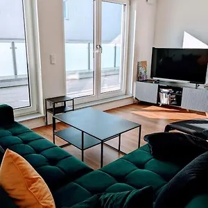 Neue Sonnige Und Zentrale In Apartment